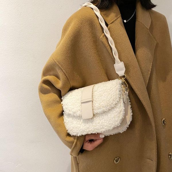evening bags weave shoulder strap saddle armpit bag winter high-quality plush women's designer handbag casual messenger
evening bags weave shoulder strap saddle armpit bag winter high-quality plush women's designer handbag casual messenger