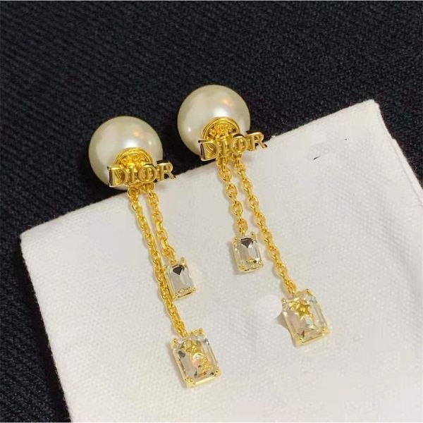 fine square diamond letter chain terms pearl earrings of the same material 925 silver needle brass female ornament, Golden
fine square diamond letter chain terms pearl earrings of the same material 925 silver needle brass female ornament, Golden