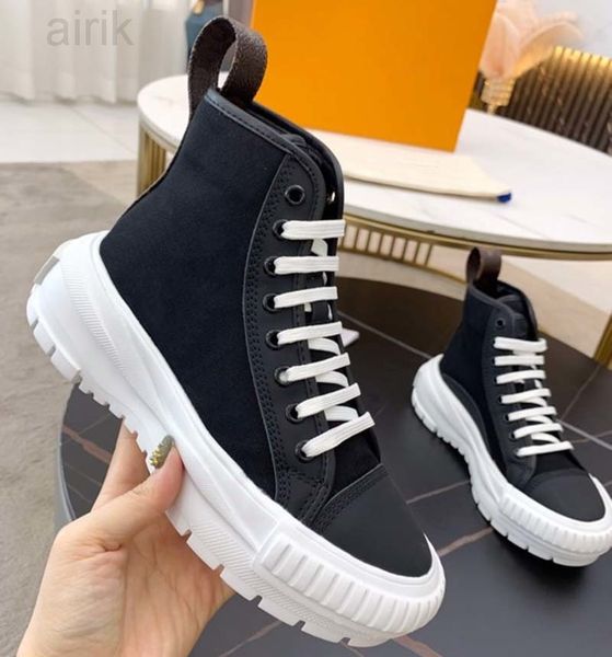fashion quality mens womens luxurys designers shoes leather sneaker embroidery classic trainers lover trainer sneakers with box, Black
fashion quality mens womens luxurys designers shoes leather sneaker embroidery classic trainers lover trainer sneakers with box, Black