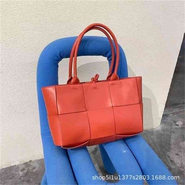 original edition brand handbags bottegass venetas's designer european japanese korean three-dimensional woven dual-purpose iron chain d
original edition brand handbags bottegass venetas's designer european japanese korean three-dimensional woven dual-purpose iron chain d