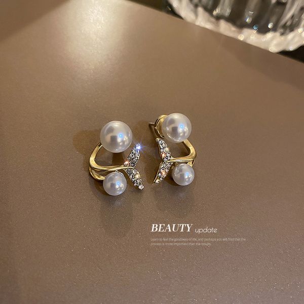 925 silver stud rhinestone-encrusted pearl fishtail earrings womens niche exquisite high-grade earrings korean temperament entry lux earring, Golden
925 silver stud rhinestone-encrusted pearl fishtail earrings womens niche exquisite high-grade earrings korean temperament entry lux earring, Golden