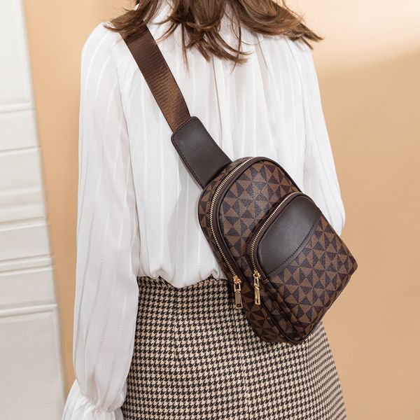 factory direc men leathers shoulder bags retro printed chest bag simple atmosphere contrast outdoor leisure leather backpack street trend pl
factory direc men leathers shoulder bags retro printed chest bag simple atmosphere contrast outdoor leisure leather backpack street trend pl