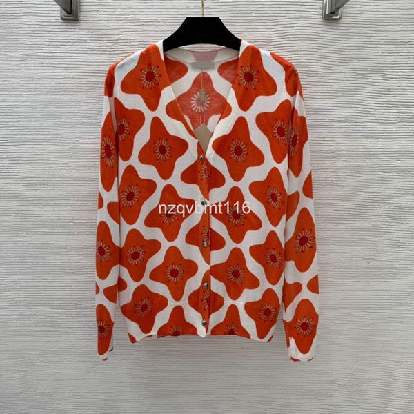 women's knits & tees autumn and winter 70% wool blend fabric agate bead button flower print v-neck long sleeve knitted cardigan thin co, White
women's knits & tees autumn and winter 70% wool blend fabric agate bead button flower print v-neck long sleeve knitted cardigan thin co, White