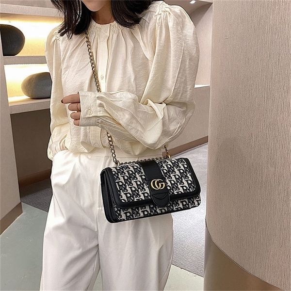 female fashion new canvas small square versatile red chain single cross arm printing design purses online
female fashion new canvas small square versatile red chain single cross arm printing design purses online