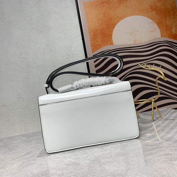 ladies genuine leather handbag retro shoulder bag good-looking crossbody bag elegant simple versatile style, Black;red
ladies genuine leather handbag retro shoulder bag good-looking crossbody bag elegant simple versatile style, Black;red