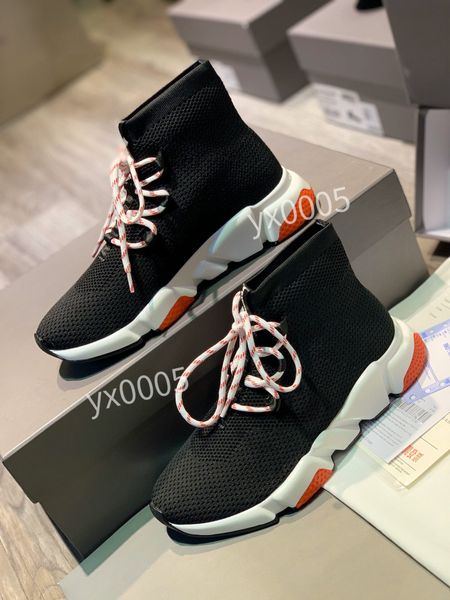 designer casual shoes platform black mens woman trainer runner sneaker sock shoe master embossed lady womens speeds booties paris ly220104
designer casual shoes platform black mens woman trainer runner sneaker sock shoe master embossed lady womens speeds booties paris ly220104