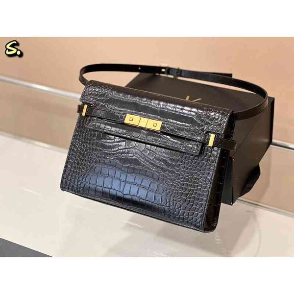 designer manhattan crocodile-print bag has a burst of temperament on the upper body meijue's new recently entered luxury women's, Black;red
designer manhattan crocodile-print bag has a burst of temperament on the upper body meijue's new recently entered luxury women's, Black;red