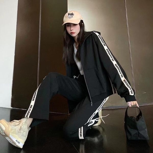 new letter loose casual suit zipper jacket straight pants man woman, Black;brown 
new letter loose casual suit zipper jacket straight pants man woman, Black;brown