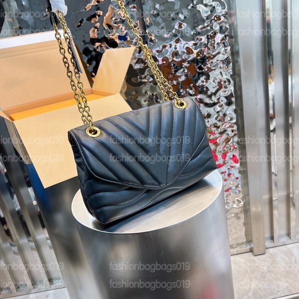 new wave chain shoulder bag smooth leather vintage gold-color hardware flap cross body bag black bag
new wave chain shoulder bag smooth leather vintage gold-color hardware flap cross body bag black bag