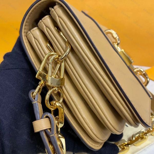 2021 genuine leather women's famous shoulder bag tote rendez vous luxury designer crossbody l embossed bags handbags fashion sty
2021 genuine leather women's famous shoulder bag tote rendez vous luxury designer crossbody l embossed bags handbags fashion sty