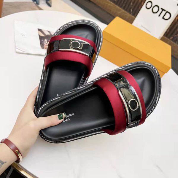 designer flip flops woman slippers fashion sandals luxury designers women shoes summer outdoor casual shoe designer slides big size 35-43, Black
designer flip flops woman slippers fashion sandals luxury designers women shoes summer outdoor casual shoe designer slides big size 35-43, Black
