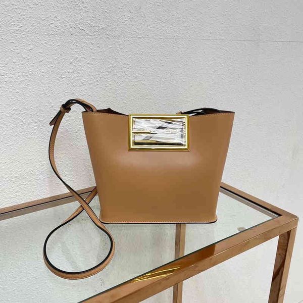 fashion trend new ladies luxury brand designer bag wholesale way tote double buckle handbag 2022 family genuine leather female stuffed
fashion trend new ladies luxury brand designer bag wholesale way tote double buckle handbag 2022 family genuine leather female stuffed