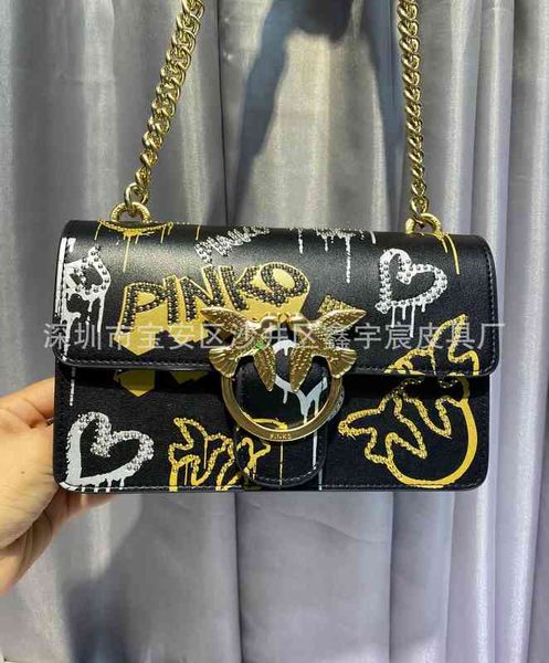 pinkoos designer bags swallow new spring and summer pillow drill buckle single shoulder slant chain bird women's yzl i44b
pinkoos designer bags swallow new spring and summer pillow drill buckle single shoulder slant chain bird women's yzl i44b