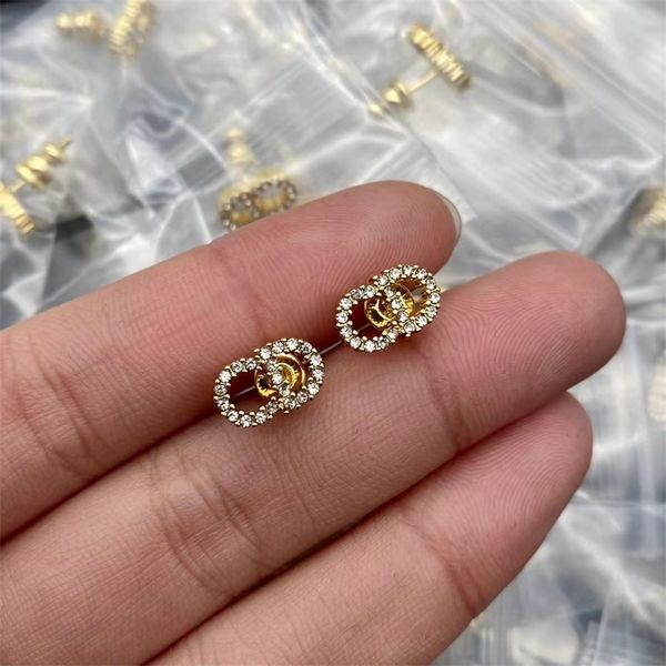 classic letters earrings women's simple and versatile small full diamond earrings, Golden
classic letters earrings women's simple and versatile small full diamond earrings, Golden