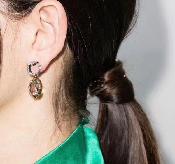 2022 new fashion brand earring color diamond double g letter brass material personality earrings women wedding party designer jewelry high q, Golden;silver
2022 new fashion brand earring color diamond double g letter brass material personality earrings women wedding party designer jewelry high q, Golden;silver