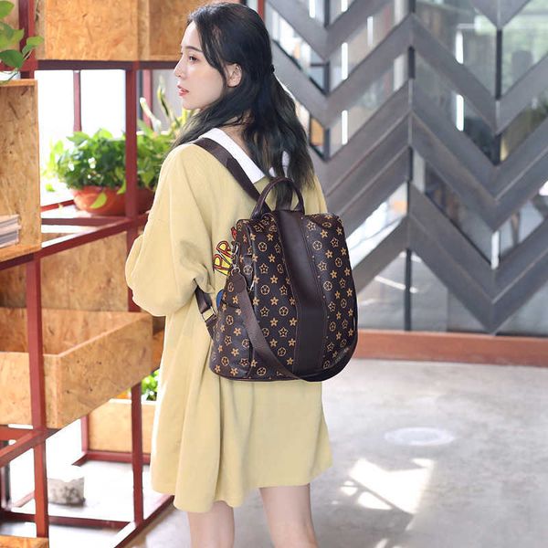 cross-border backpack womens 2021 new european and american printed gd presbyopic travel backpack fashion soft leather leisure dual-use bag
cross-border backpack womens 2021 new european and american printed gd presbyopic travel backpack fashion soft leather leisure dual-use bag