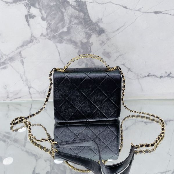 22ss ladies fashion luxury mini bags lambskin leather gold hollow handle tote bag quilted plaid weave chain crossbody shoulder bag black whi
22ss ladies fashion luxury mini bags lambskin leather gold hollow handle tote bag quilted plaid weave chain crossbody shoulder bag black whi