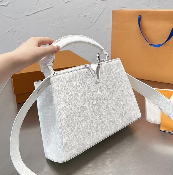 designer women shoulder bag leather lattice hollow out logo handbag simple solid color messenger bags classic lady elegance totes
designer women shoulder bag leather lattice hollow out logo handbag simple solid color messenger bags classic lady elegance totes
