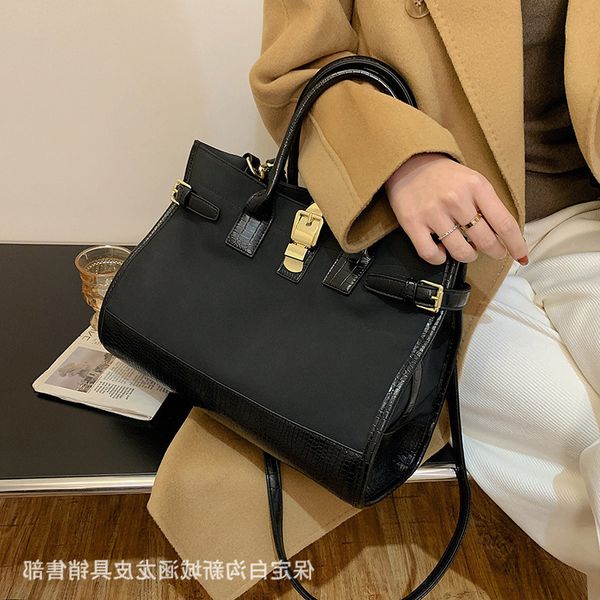 new designer bags women's 2022 crocodile pattern large capacity tote fashion one shoulder portable frosted messenger
new designer bags women's 2022 crocodile pattern large capacity tote fashion one shoulder portable frosted messenger