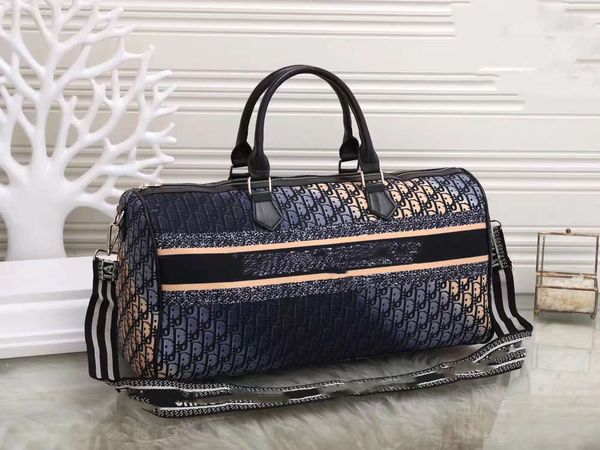 classic round pendant shoulder bag simple and elegant french romantic matching gift box high-end large-capacity shopping bag
classic round pendant shoulder bag simple and elegant french romantic matching gift box high-end large-capacity shopping bag