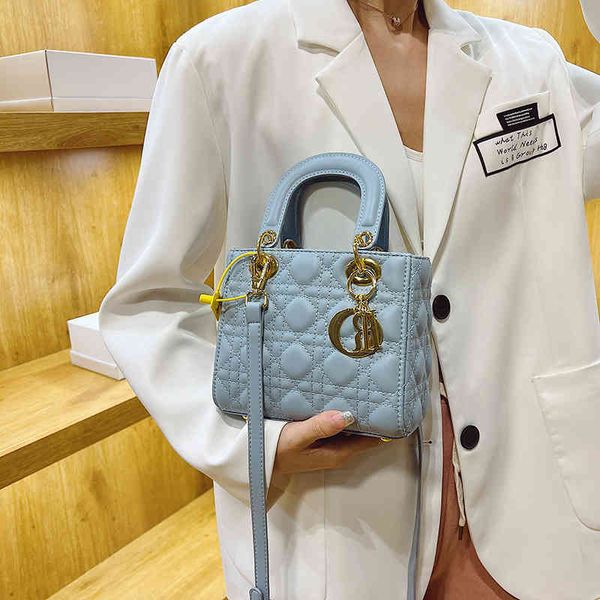 women's fashion personality trend brand bag wholesale lingge embroidered thread small female 2022 new one shoulder msenger foreign styl
women's fashion personality trend brand bag wholesale lingge embroidered thread small female 2022 new one shoulder msenger foreign styl
