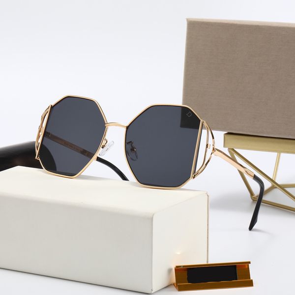 brand fashion designer sunglasses goggles summer beach outdoor glasses pilot men ladies premium luxury quality with box metal frame large le, White;black
brand fashion designer sunglasses goggles summer beach outdoor glasses pilot men ladies premium luxury quality with box metal frame large le, White;black