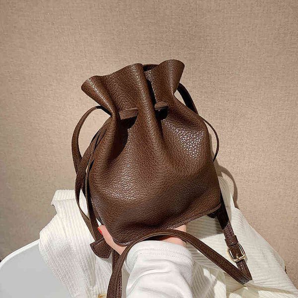 2021 vintage soft pu leather drawstring bucket crossbody bag for women handbag clutch women shoulder purses g220526
2021 vintage soft pu leather drawstring bucket crossbody bag for women handbag clutch women shoulder purses g220526