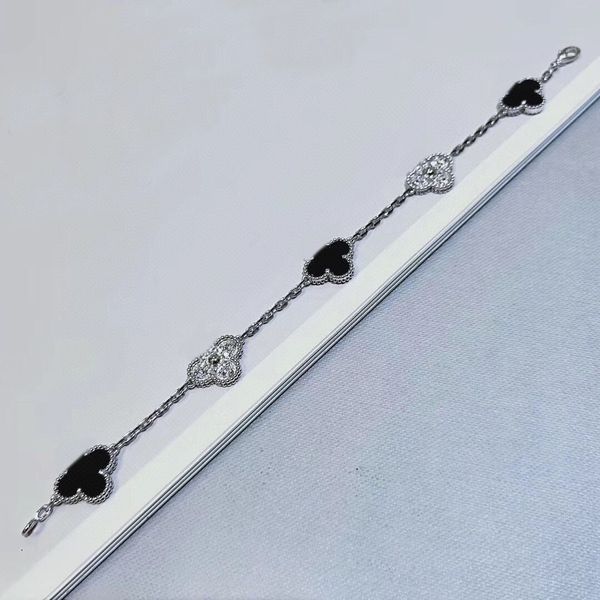 2022 charm bracelet with five flowers black agate diamond for women wedding jewelry gift in platinum plated ps4024a, Golden;silver
2022 charm bracelet with five flowers black agate diamond for women wedding jewelry gift in platinum plated ps4024a, Golden;silver