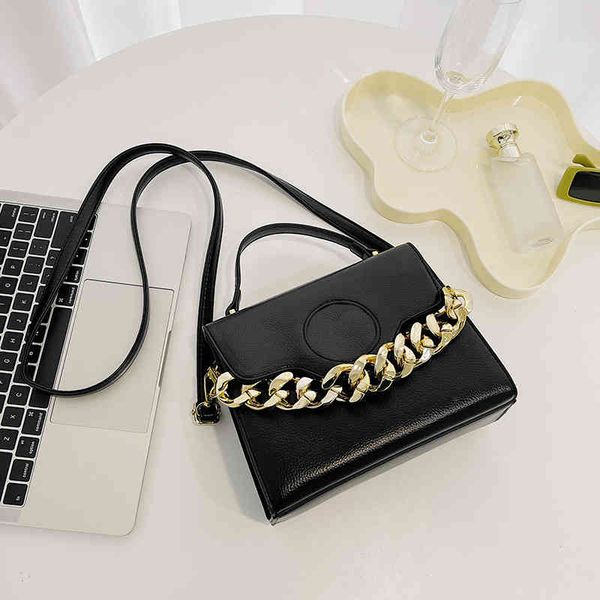 designer shoulder bags women buckle crossbody bags solid color handbag trend versatile thick chain single diagonal bag 220725
designer shoulder bags women buckle crossbody bags solid color handbag trend versatile thick chain single diagonal bag 220725