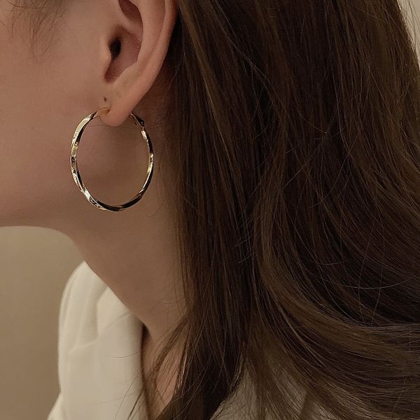 925 silver needle metal twisted big circle earrings ins cold style personalized earrings european and american fashion exaggerated ear ring, Golden
925 silver needle metal twisted big circle earrings ins cold style personalized earrings european and american fashion exaggerated ear ring, Golden