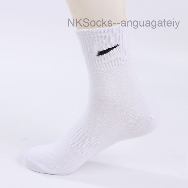 fashion men's socks classic hook brand combed cotton sweat absorbing breathable medium tube sports striped solid sock casual men women, Black 
fashion men's socks classic hook brand combed cotton sweat absorbing breathable medium tube sports striped solid sock casual men women, Black