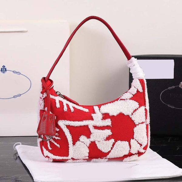 re-edition axillary shoulder bag women handbag purse 3d flowers zipper closure fashion letters canvas small tote bags cluth wallets
re-edition axillary shoulder bag women handbag purse 3d flowers zipper closure fashion letters canvas small tote bags cluth wallets
