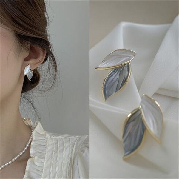 arrival metal trendy fresh lovely sweet grey leaf stud earrings for women fashion jewelry gc1002, Golden;silver
arrival metal trendy fresh lovely sweet grey leaf stud earrings for women fashion jewelry gc1002, Golden;silver