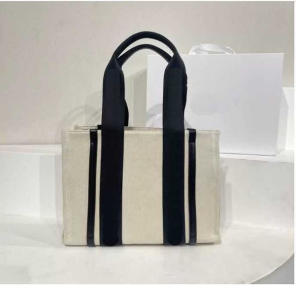 women's portable shoulder bag, luxury brand design handbag, leisure tendency, new, 2021
women's portable shoulder bag, luxury brand design handbag, leisure tendency, new, 2021