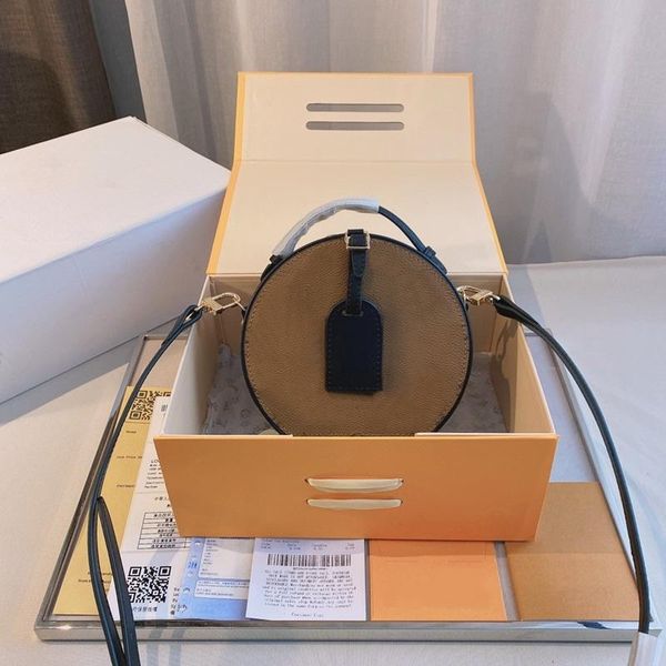soft boite chapeau round cake shoulder crossbody bags cowhide designer handbags women luxury clutch bag lady phone camera purses louiseity v
soft boite chapeau round cake shoulder crossbody bags cowhide designer handbags women luxury clutch bag lady phone camera purses louiseity v
