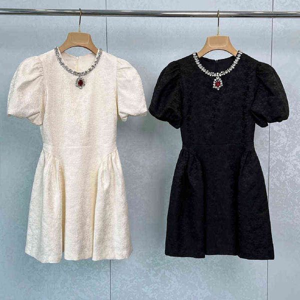 autumn new style bubble sleeve heavy industry diamond inlaid dress embroidery jacquard light luxury skirt, Black
autumn new style bubble sleeve heavy industry diamond inlaid dress embroidery jacquard light luxury skirt, Black