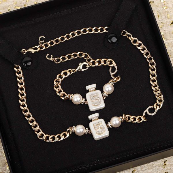 2022 charm dangle pendant necklace bracelet waist belt with bottle design and nature shell beads for women engagement jewelry gift have box, Silver
2022 charm dangle pendant necklace bracelet waist belt with bottle design and nature shell beads for women engagement jewelry gift have box, Silver