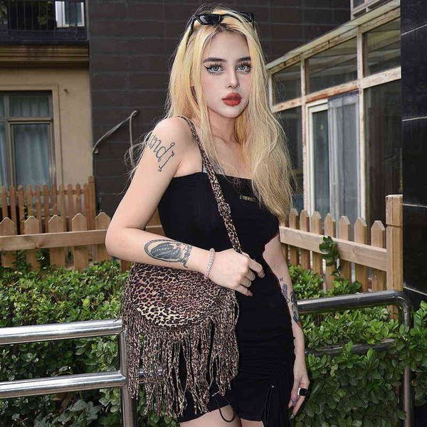 fashion printed women shoulder bag pu leather tassel ladies casual tote side fringe leopard style female handbag purses 220512
fashion printed women shoulder bag pu leather tassel ladies casual tote side fringe leopard style female handbag purses 220512