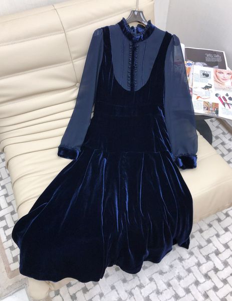 casual dresses autumn and winter 2022 new vintage velvet stitched silk dress, Black;gray
casual dresses autumn and winter 2022 new vintage velvet stitched silk dress, Black;gray