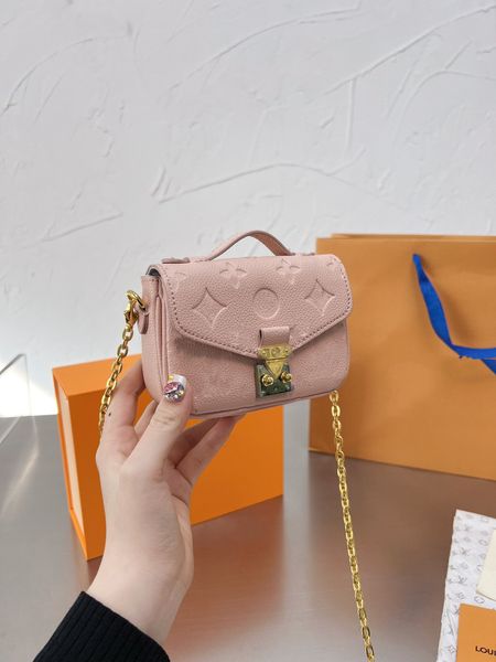 2022 super minis postman cross body mini bag hobos cow leather zipper maitrette cotton canvas lining saddlebags trucks car keys maxs phone b
2022 super minis postman cross body mini bag hobos cow leather zipper maitrette cotton canvas lining saddlebags trucks car keys maxs phone b