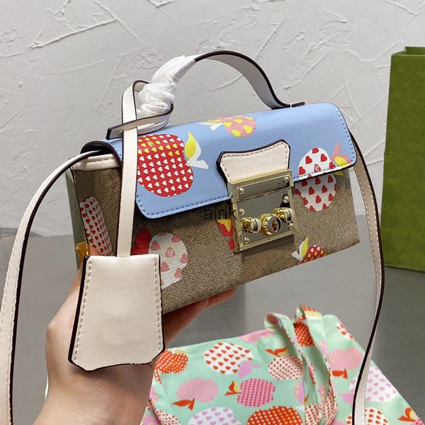 luxurys designer ladies 2022 flap bag strawberry printing handbag women fashion mother handbags shoulder bags apple wallet
luxurys designer ladies 2022 flap bag strawberry printing handbag women fashion mother handbags shoulder bags apple wallet