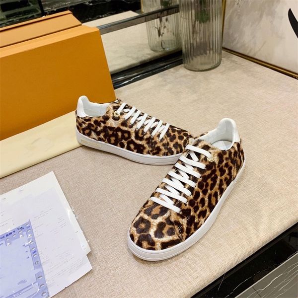 designer shoes frontrow trainers men women calfskin leather flat sneakers white lace-up casual shoes fashion leopard grain
designer shoes frontrow trainers men women calfskin leather flat sneakers white lace-up casual shoes fashion leopard grain