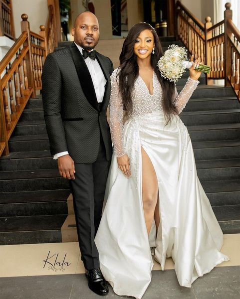 luxury aso ebi wedding dress pearls beaded long sleeves v neck puffy ball gown satin with train plus size high split bridal wedding dresses, White
luxury aso ebi wedding dress pearls beaded long sleeves v neck puffy ball gown satin with train plus size high split bridal wedding dresses, White