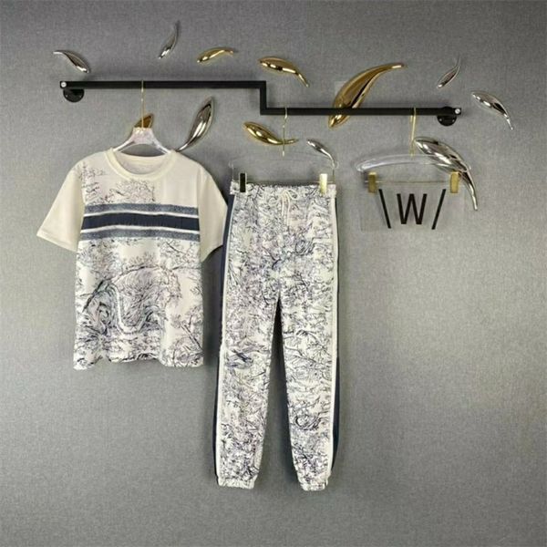 women's two piece pants forest hooded tracksuit cotton hoodie side lace stitching elastic pants casual sports set suit, White
women's two piece pants forest hooded tracksuit cotton hoodie side lace stitching elastic pants casual sports set suit, White