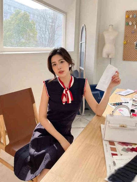 casual dresses yuan quality s family spring and summer women's sleeveless lace contrast stripe up dress, Black;gray 
casual dresses yuan quality s family spring and summer women's sleeveless lace contrast stripe up dress, Black;gray