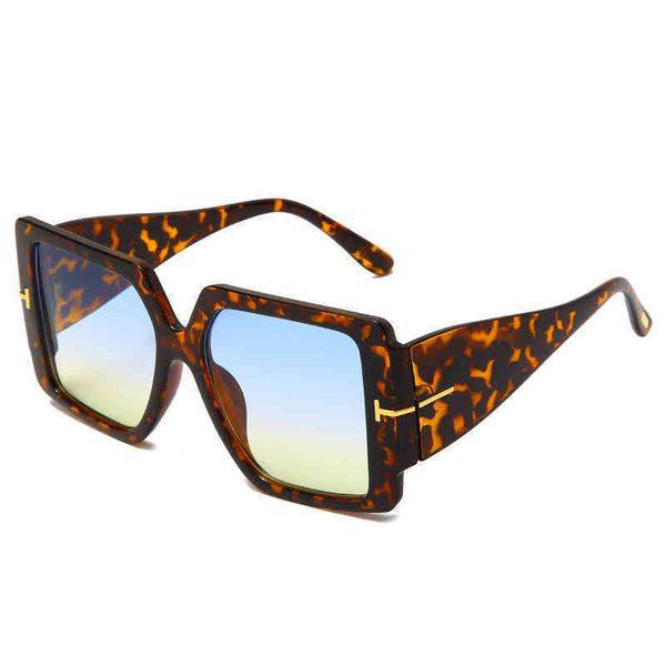 2021 new style large frame sunglass women's square fashion net red sunglass men's glass, White;black
2021 new style large frame sunglass women's square fashion net red sunglass men's glass, White;black