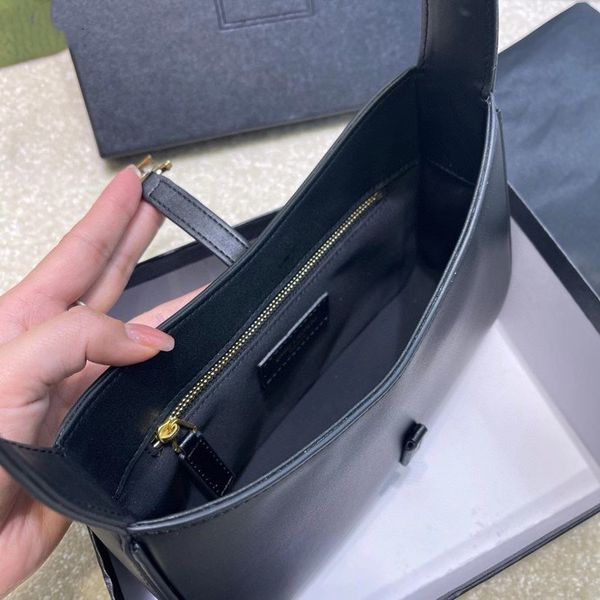 2023 luxury designer bags women's crossbody bag leather handbag underarm bag slanted shoulder portable crocodile pattern gold buckle
2023 luxury designer bags women's crossbody bag leather handbag underarm bag slanted shoulder portable crocodile pattern gold buckle