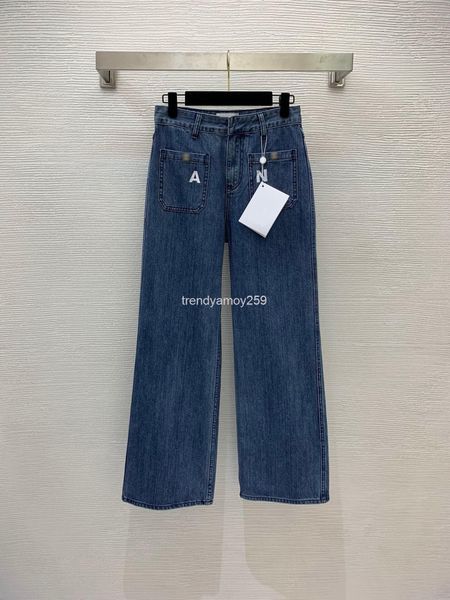 women's jeans autumn and winter symmetrical double pocket metal decorative letter printed straight tube wide leg denim pants, Blue
women's jeans autumn and winter symmetrical double pocket metal decorative letter printed straight tube wide leg denim pants, Blue