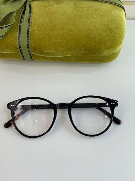 5298 new glasses popular fashion men and women vintage metal style full frame black gold silver box, White;black
5298 new glasses popular fashion men and women vintage metal style full frame black gold silver box, White;black
