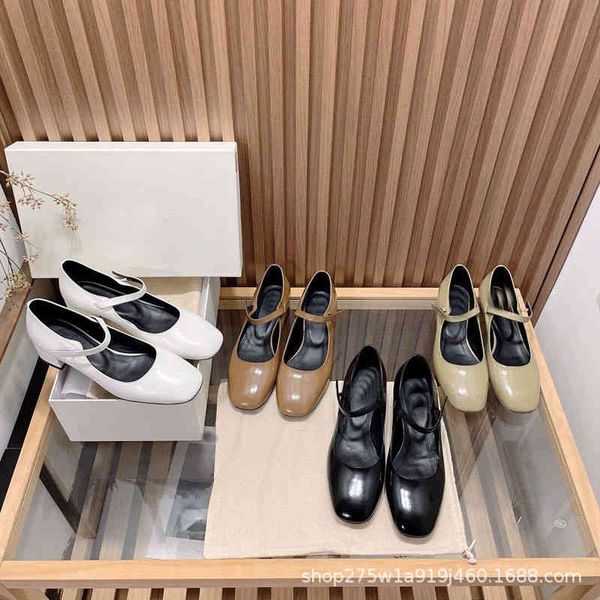 dress shoes spring cow patent leather shallow mouth mary jane shoes with one-line buckle and medium thick heels are fashionable in one step, Black
dress shoes spring cow patent leather shallow mouth mary jane shoes with one-line buckle and medium thick heels are fashionable in one step, Black
